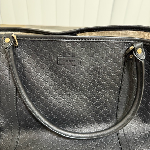 Gucci Black Textured Leather Handbag - Picture 10 of 13